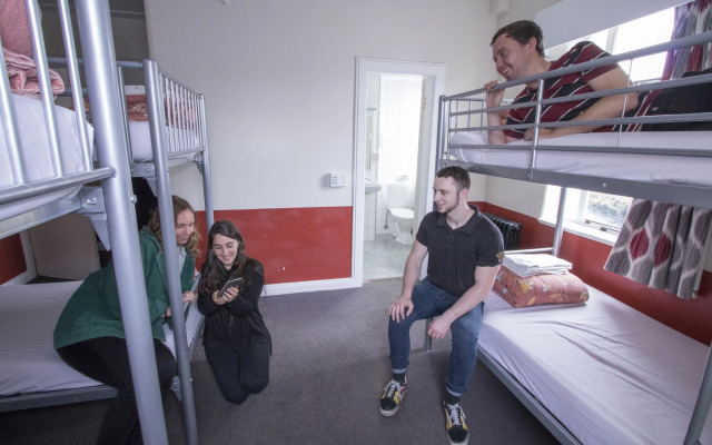 Hotel Waterloo & Backpackers