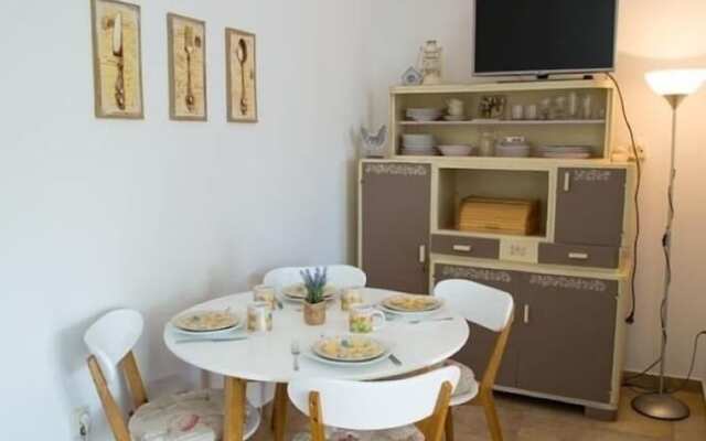 Ana - Great Location, Near the Beach - A2