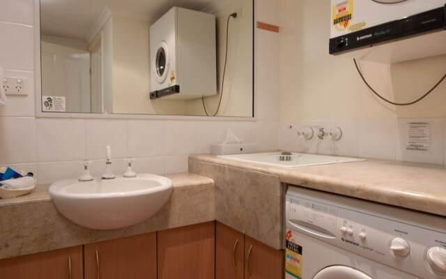 Mid City Luxury Suites