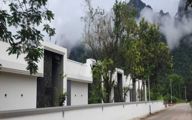 Song View Pool Villa