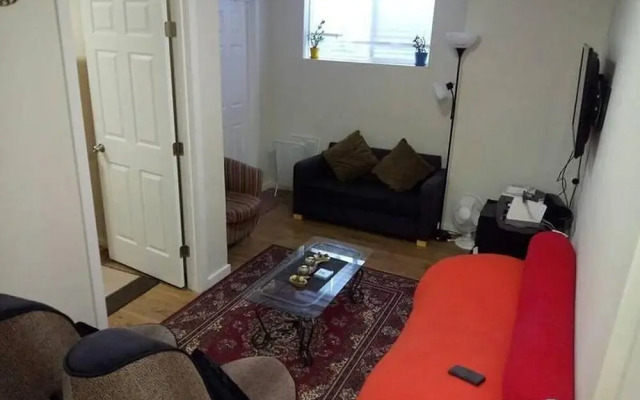 Beautiful Furnished Basement Suite In Airdrie