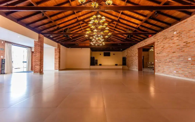 Hotel Imperium Village