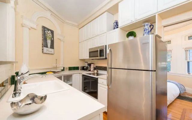 Pelicanstay in Boston Back Bay