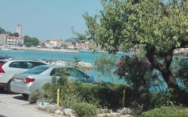 Tona - Close to sea - A1