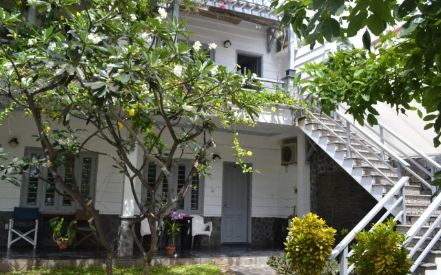 CatSen Auberge Bungalow Family Hotel