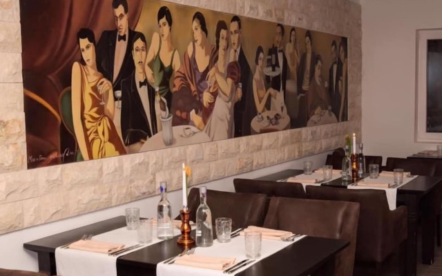 Hotel Arts