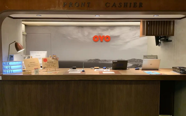 Ark Blue Hotel - Hostel