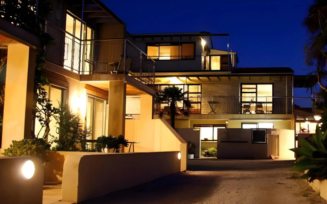 Onetangi Beach Apartments