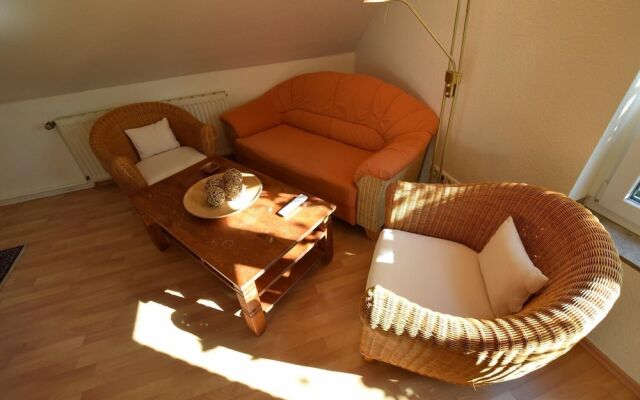 Tolstov-Hotels Generous 3 Room Apartment