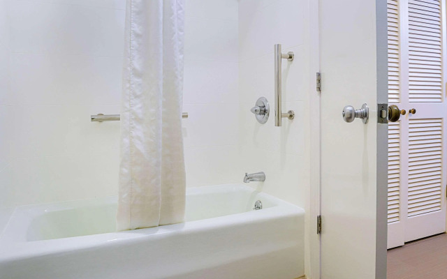 Comfort Inn Monterey Peninsula Airport