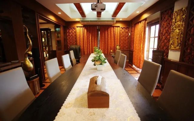 Lanna Pool Villa