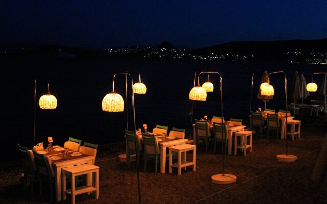 Kemancı Suites & Restaurant & Beach