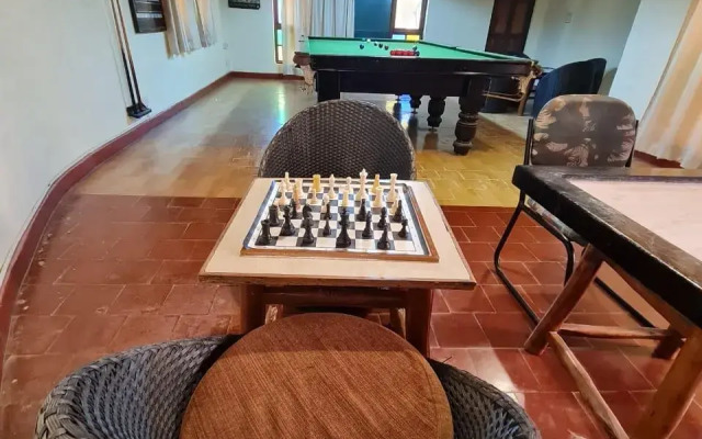 Country Club Wildlife Resort