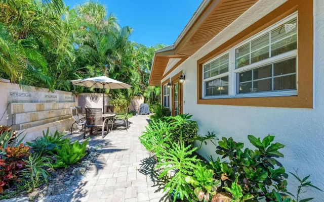 Anna Maria Island Surfside Bungalow