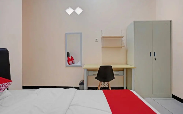 OYO Life 90649 Raja Residence Syariah