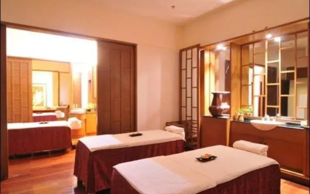 Days Hotel & Suites