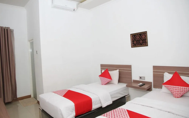 Zamrud Hotel by OYO Rooms