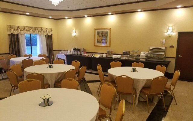 Holiday Inn Express and Suites Newton by IHG