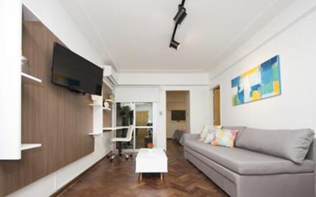 27 de Abril Apartment 25W