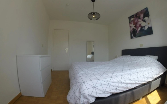 Rustig appartement met zeezicht dicht bij het centrum