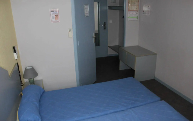 Crau Hotel
