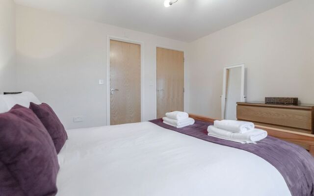 Roomspace Apartments-Courtyard Guildford