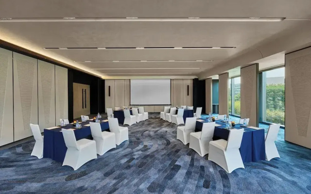 HUALUXE Shenzhen Bao'an by IHG