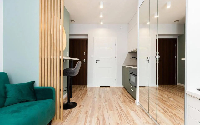 Easy & Comfortable, with balcony, very close to the center