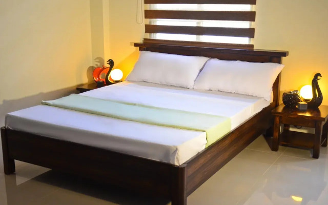 La Galleon Suites Hotel
