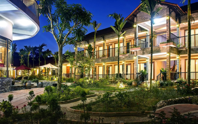 Sunny House Resort