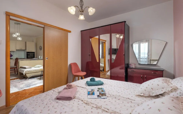 Kostrena Apartment Maja