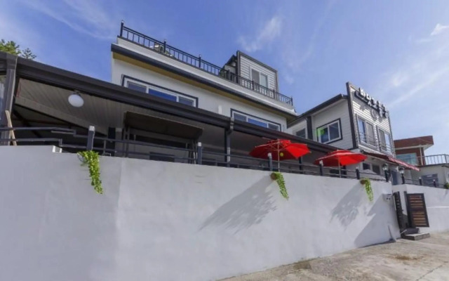 Yeosu Ocean View Pension