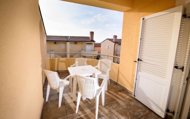 Plavo Nebo Oleander Apartments