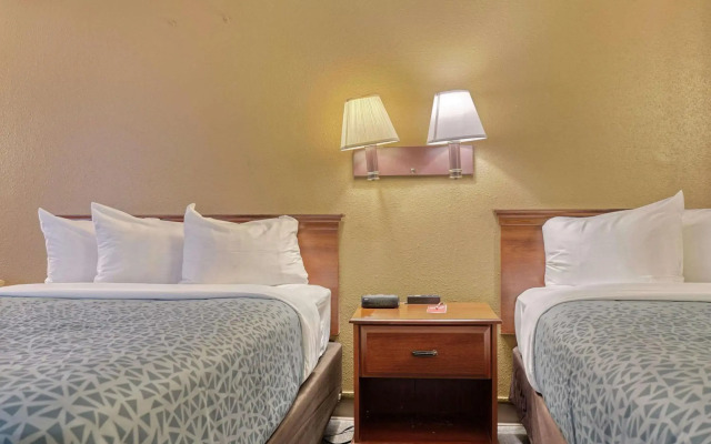 Econo Lodge Raleigh near Walnut Creek Amphitheatre