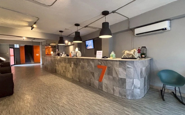 Glur Hostel Pattaya Walking Street