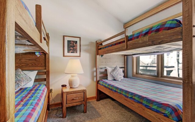 2725 Chateaux DMont by RedAwning