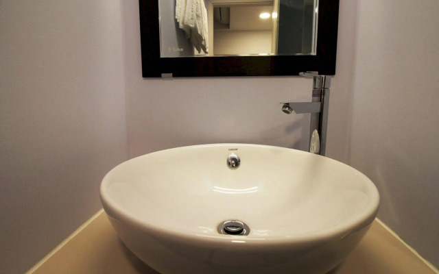 Emis Hotel