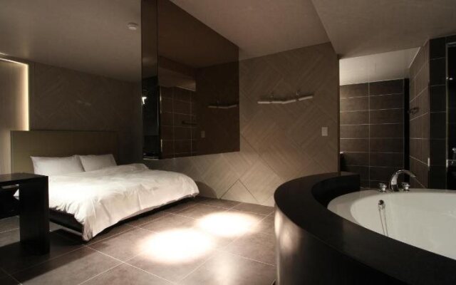 Valentine Hotel