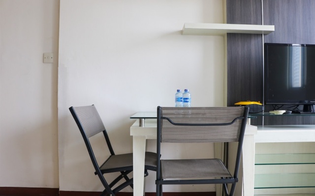 Comfort And Minimalist Studio At Maple Park Sunter Apartment – Kitchen – Jakarta