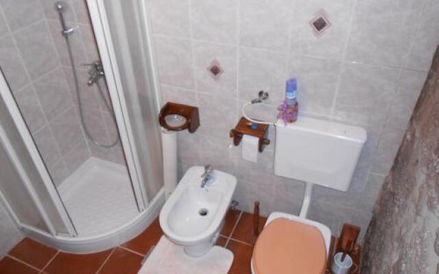 Tranquity Studio Apartment Ika