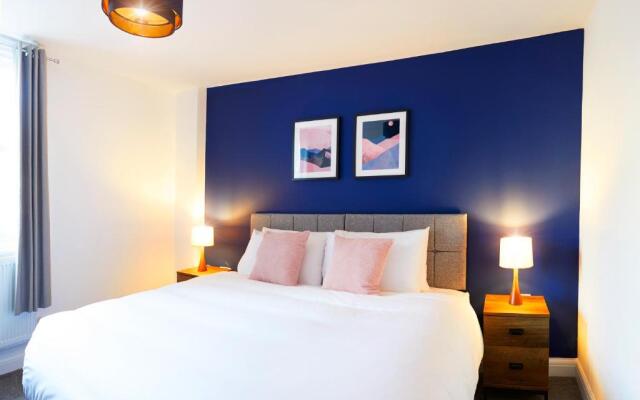 Beautifully furnished 4-bed townhouse on South Cliff