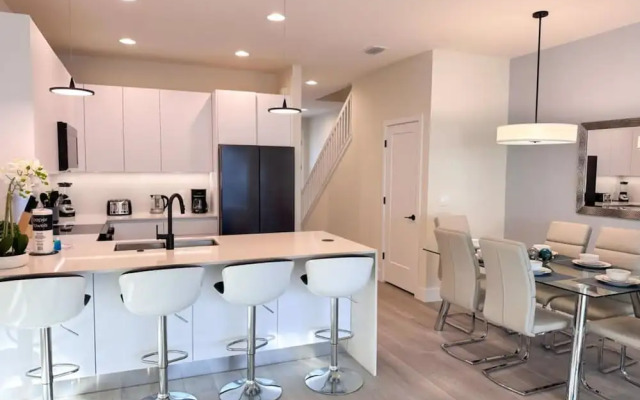 Brand New Pool Home Near Disney Resort Access