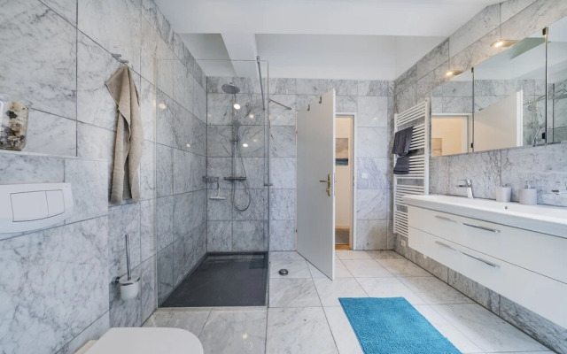 100sqm w terrace-Danube-AC - Netflix-3BR