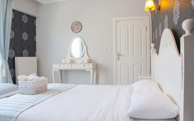 Room Room Boutique Hotel