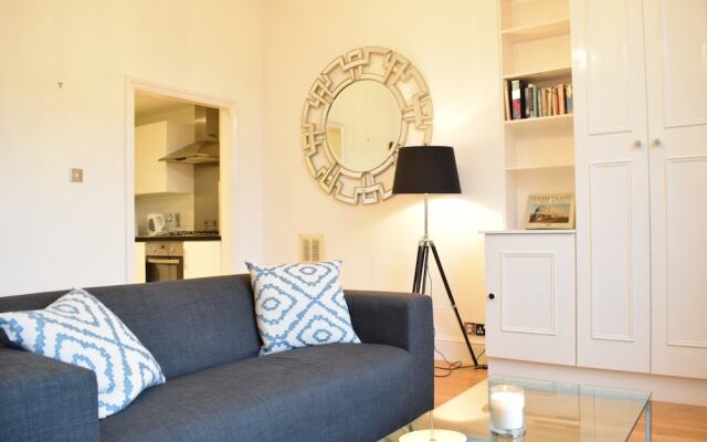 1 Bedroom Flat In Little Venice