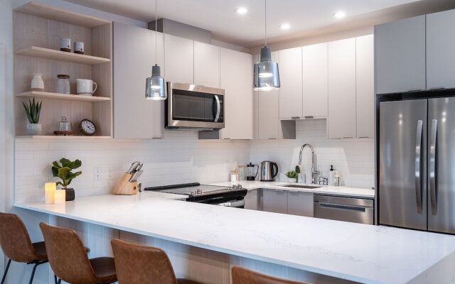 Hemlock Hangout By Revelstoke Vacations