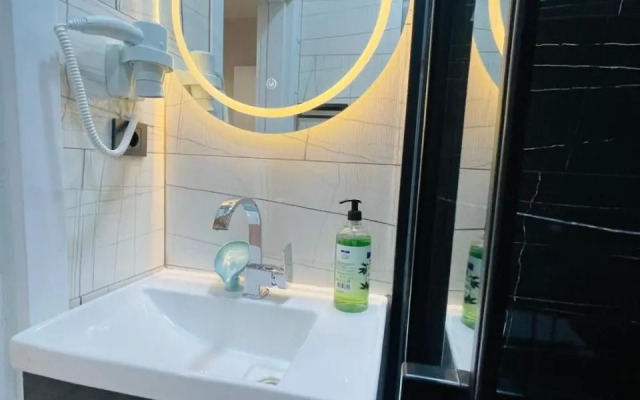 Amora Suites