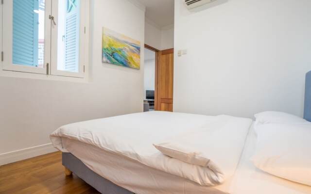 ClubHouse Residences Serviced Apartments - Staycation Approved