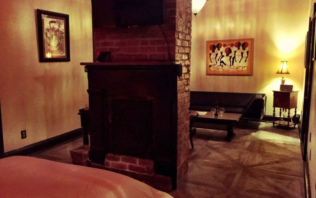 Royal Street Inn and R Bar