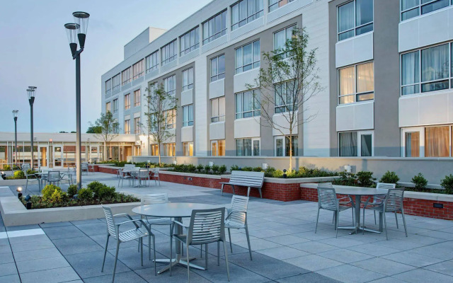 Courtyard by Marriott Erie Bayfront